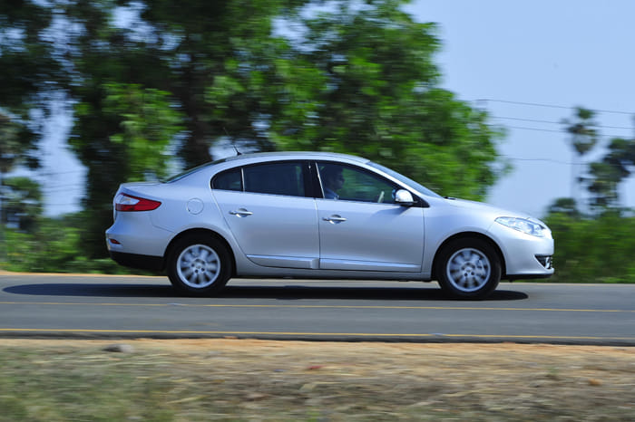 Renault Fluence E4 D review, test drive - Image 4